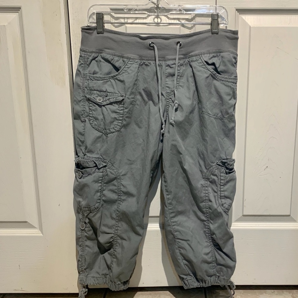 Unionbay Olive Green Capri Cargo Pants - Size 10